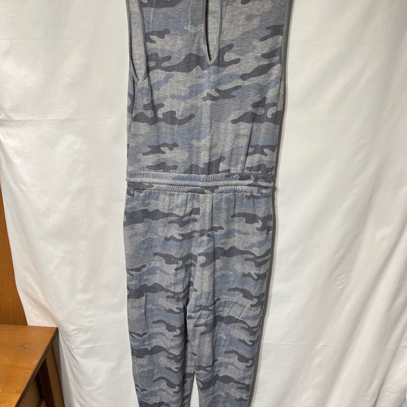Casual Gray Camouflage‎ Jumpsuit - Picture 2 of 3